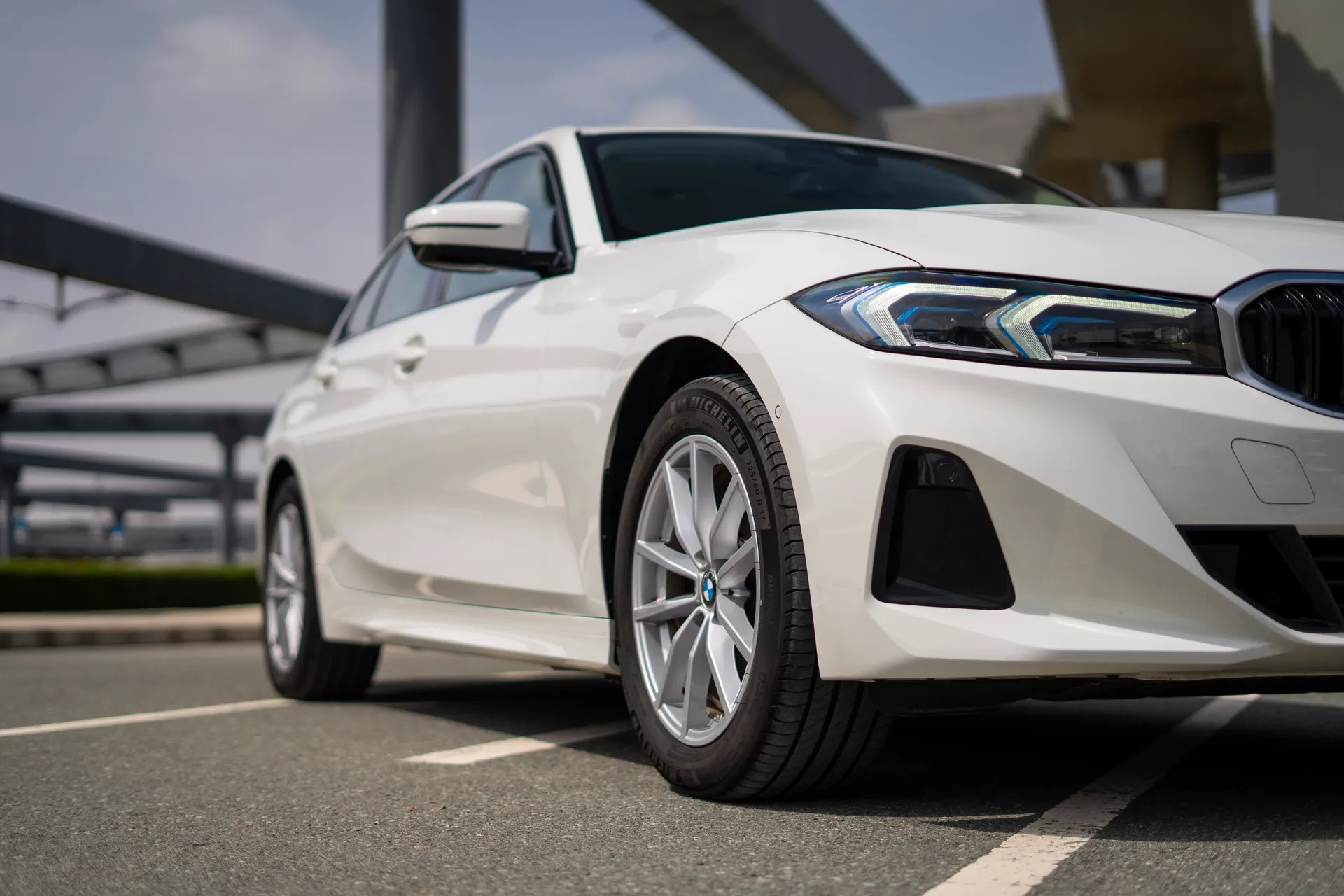 2022 BMW 320 photo 13 of 42 — Drive Your Dream | Car Leasing Dubai