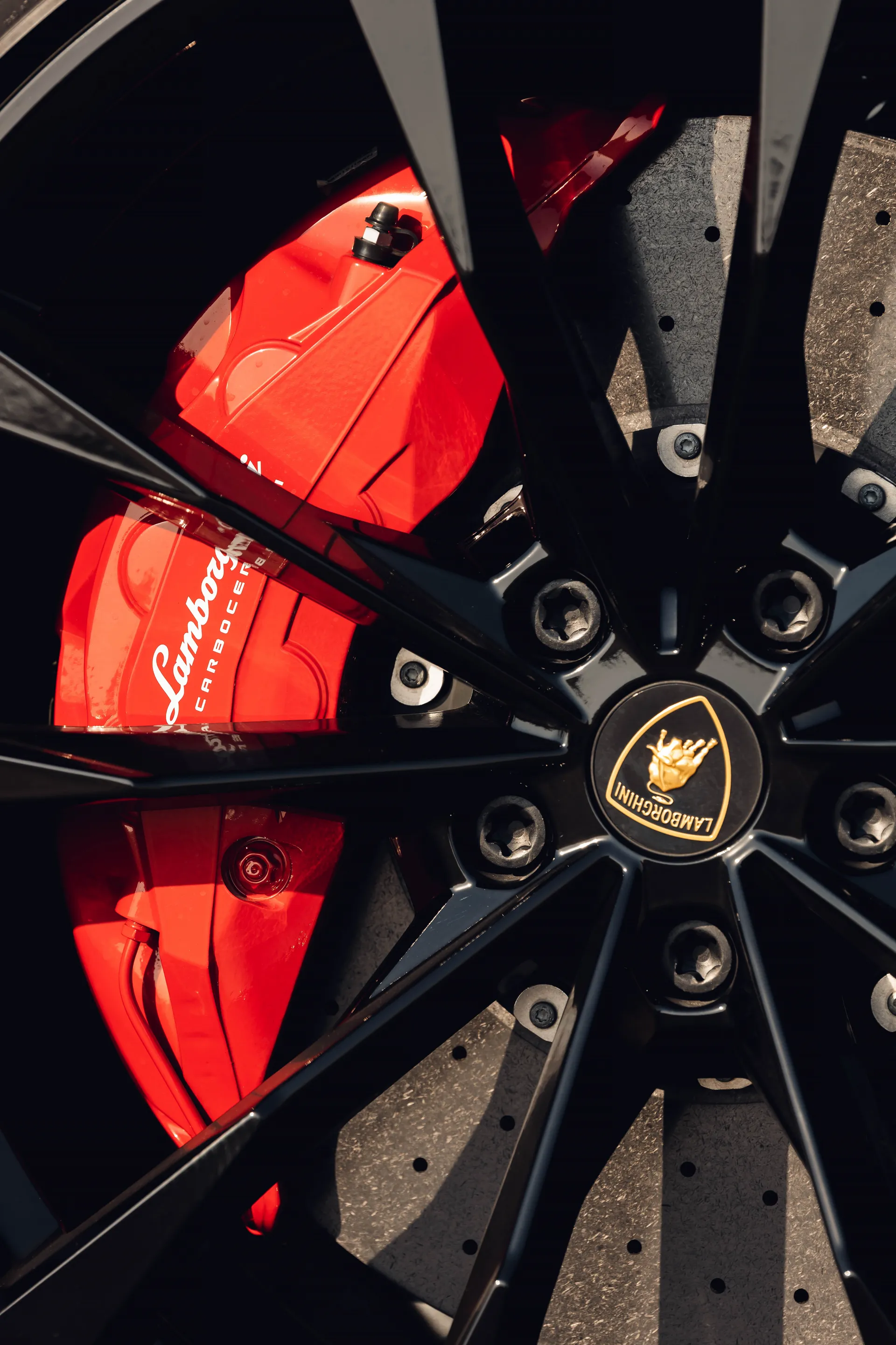 2022 Lamborghini Urus exterior rear — Drive Your Dream | Car Leasing Dubai