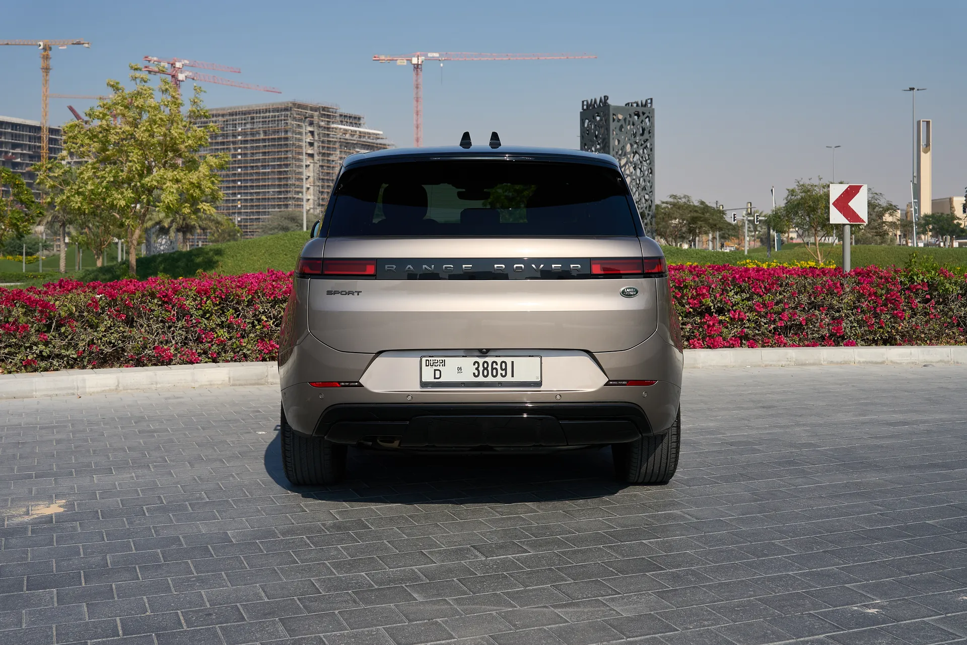 2023 Land Rover Range Rover Sport detail — Drive Your Dream | Car Leasing Dubai