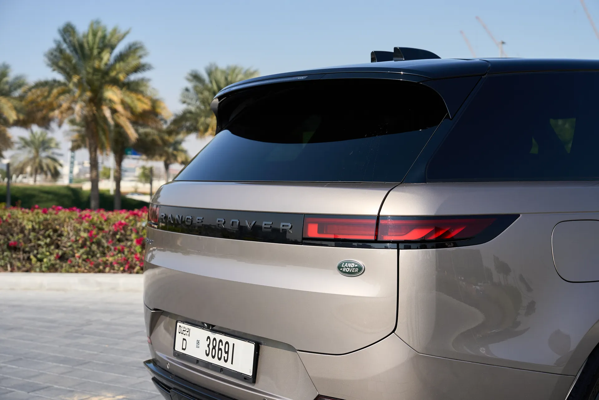 2023 Land Rover Range Rover Sport photo 10 of 28 — Drive Your Dream | Car Leasing Dubai